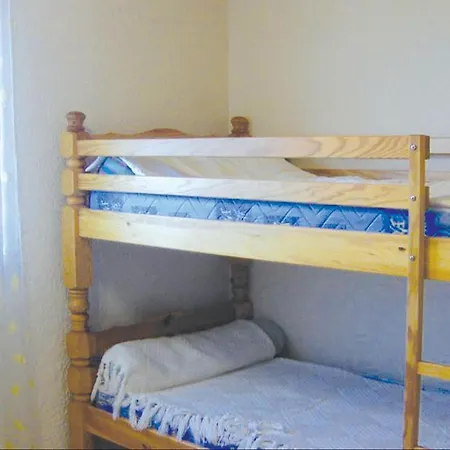Beautiful In With 2 Bedrooms, Internet And Outdoor Swimming Pool *